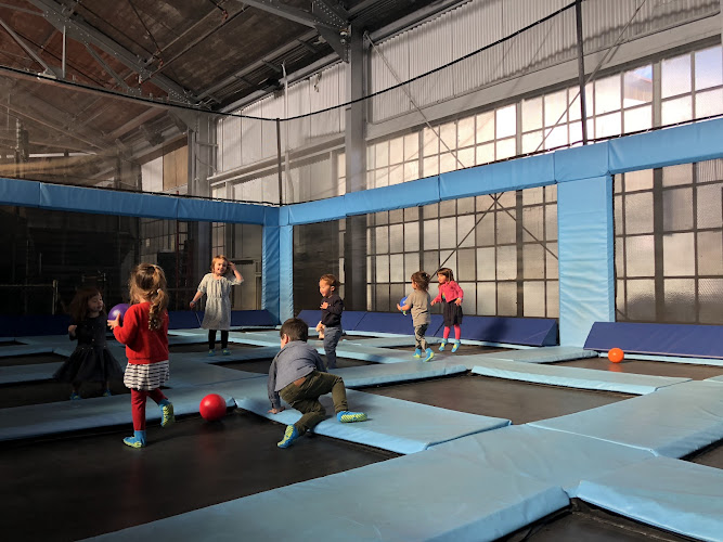 House of Air Trampoline Park and Cafรฉ