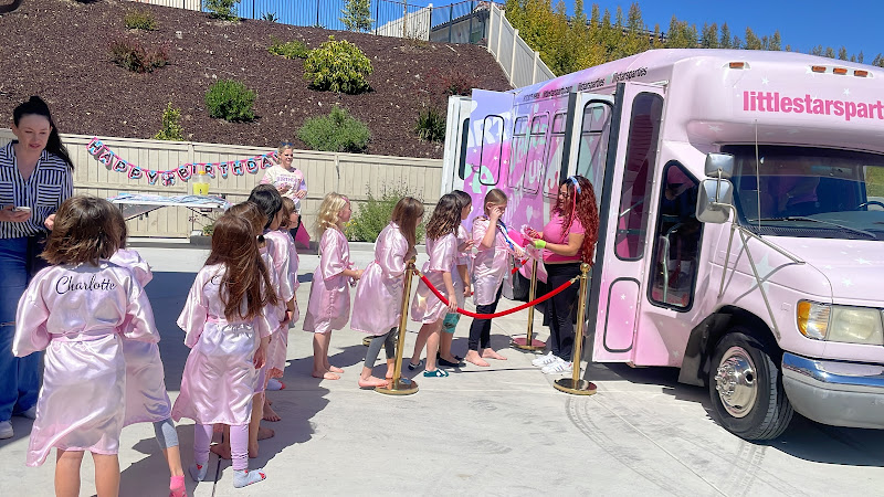Little Stars Party Bus – The Ultimate Birthday Experience for Girls