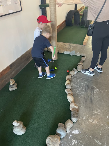 MarTEEnez Minigolf and Arcade