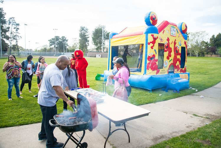 Kids Party Entertainment! Party Characters | Pony Rides | Mobile Petting Zoos | Bouncers | More!