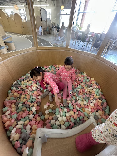 Little Elephants Kids Place (Brea)